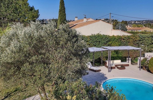 Rochefort-du-Gard House | Charming house surrounded by vineyards