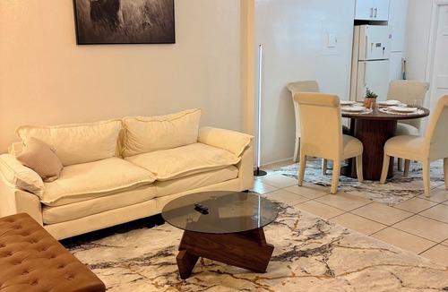 North Miami Beach House | Charming house in terrific Miami with AC, WiFi