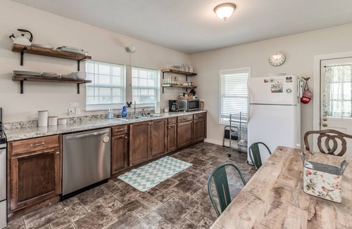 Fulton House | Charming House 1/2 Block from Bay