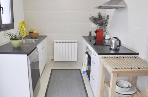 Cubelles Cottage | Charming house 3 blocks from the beach and 45 from Barcelona. vilanovaapartments