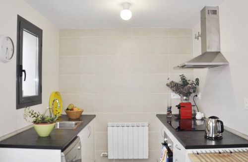 Cubelles Cottage | Charming house 3 blocks from the beach and 45 from Barcelona. vilanovaapartments