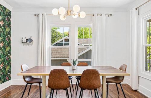 North Chattanooga House | Charming House 5 Minutes to Downtown Chattanooga and Aquarium