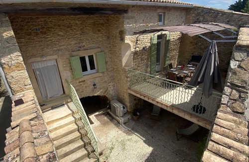 Cornillon House | Charming house 800 m from the river with terrace and courtyard.