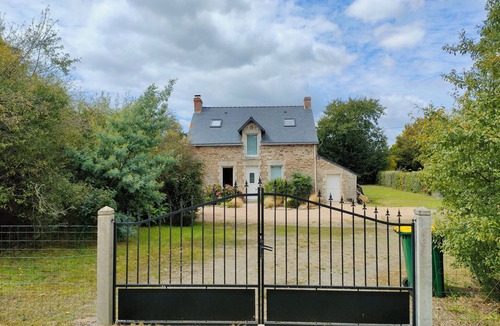 Camoel House | Charming house between sea and countryside with garden