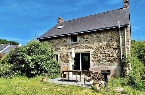 Camoel House | Charming house between sea and countryside with garden