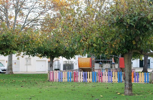 Santa Margarida Cottage | Charming House by the Canal with Terrace - Roses