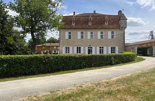 Montbron House | Charming house for 24 people