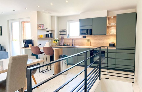 Neuvecelle House | Charming house in Évian with terrace and parking