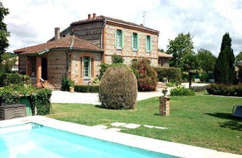 Cintegabelle House | Charming house / Gîte sleeps 12