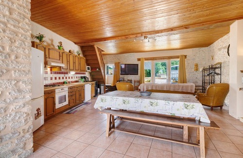 Fossemagne House | Charming House 'Gite XL 8 with Private Pool, Terrace near Lascaux Caves