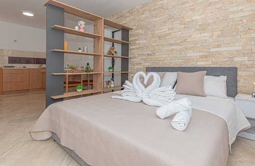 Bribir House | Charming house in a quiet area, very close to the Krka National Park.