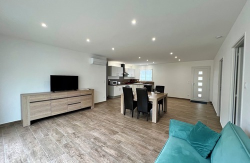 Abzac House | Charming house in Abzac WIFI & CLIM