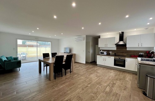 Abzac House | Charming house in Abzac WIFI & CLIM