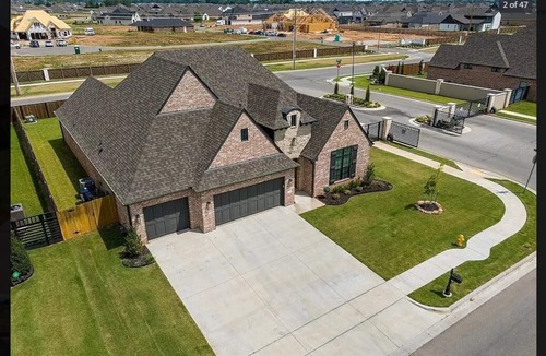Bixby House | Charming house in brilliant Bixby for home like feel !