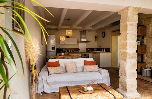 Vauvert House | Charming house in camargue private heated pool jacuzzi