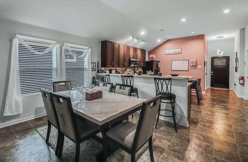 Houston House | Charming house in fabulous Houston perfect for your next getaway