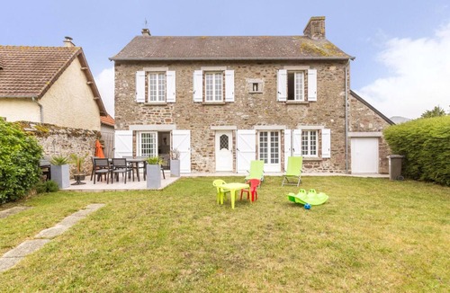 Granville Cottage | Charming house in Granville with garden and terrace