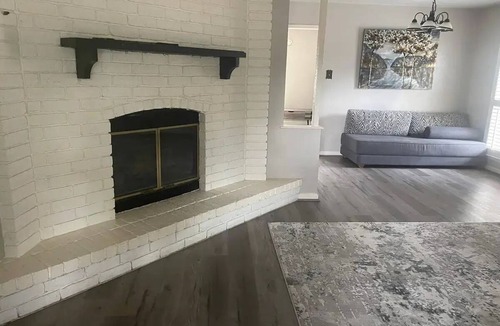 Richmond House | Charming house in Sugar Land area