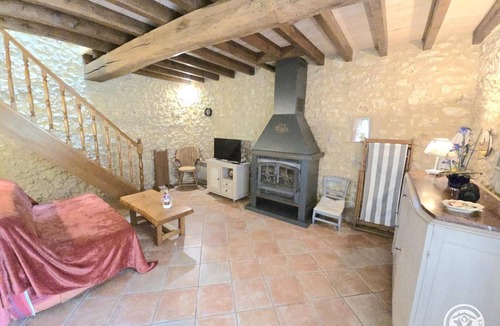 Eymet Cottage | Charming house in the forest near Eymet, pets allowed