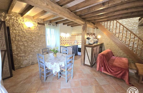 Eymet Cottage | Charming house in the forest near Eymet, pets allowed