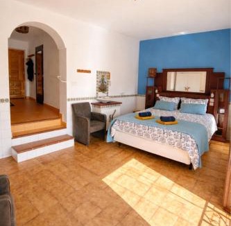 Barri Vell - Santa Creu Villa | Charming house in the historic old town