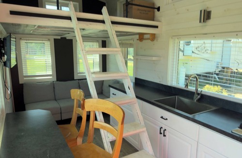 Johnson City House | Charming house in Johnson City perfect for your next getaway