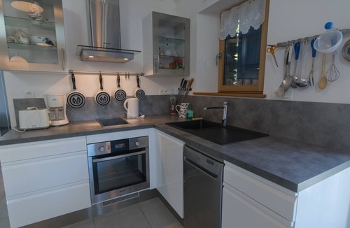 Le Palais House | Charming house near coastal path with private parking