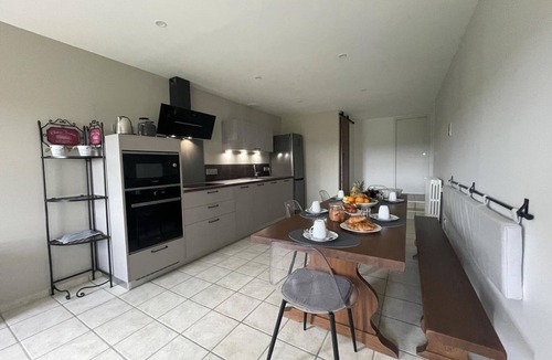 Vernusse Cottage | Charming house, pets allowed