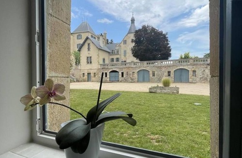 Vernusse Cottage | Charming house, pets allowed