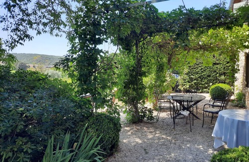 Verfeuil House | Charming house. Pool. Air conditioning in rooms. 6 People.