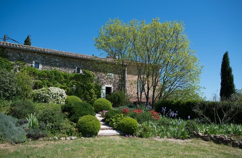 Verfeuil House | Charming house. Pool. Air conditioning in rooms. 6 People.