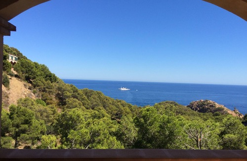 Aiguablava Villa | Charming house that lives with the sea