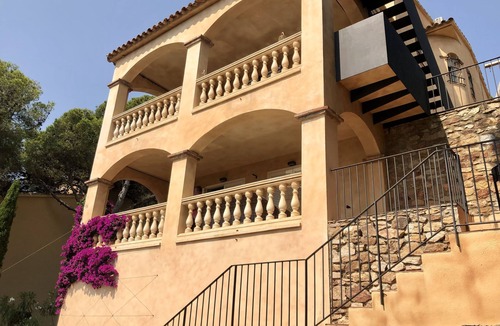 Aiguablava Villa | Charming house that lives with the sea