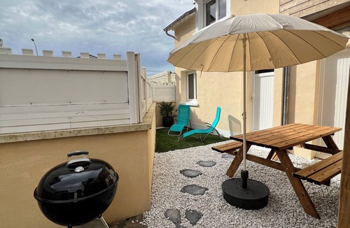 Dives-sur-Mer House | Charming house with garden, harbour view, beach within walking distance