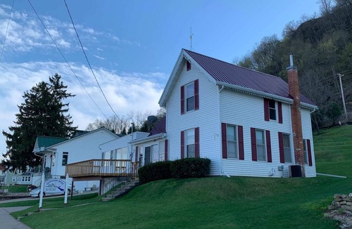 Lansing House | Charming House with Amazing Views! Next to Marina and Tiki Bar