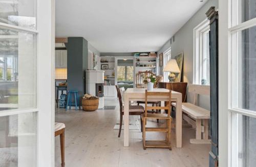 Tisvildeleje House | Charming House With 5000M Garden And Forest