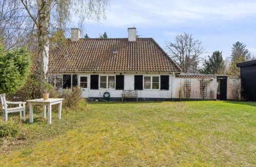 Tisvildeleje House | Charming House With 5000M Garden And Forest