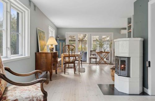 Tisvildeleje House | Charming House With 5000M Garden And Forest