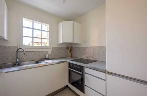 Deauville City Centre Apartment | Charming house with garden in residence with pool