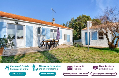 Barbatre House | Charming House with Garden, Walk to Beach
