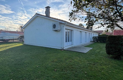 Gastes House | Charming House with Garden Near Gastes Lake – Perfect for Family Getaways!