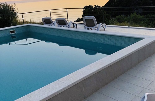 Krvavica House | Charming house with oversized heated pool