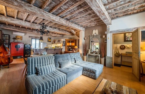 Saleilles House | Charming house with intimate garden & Roman plunge pool – sleeps 6