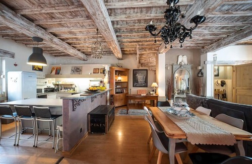 Saleilles House | Charming house with intimate garden & Roman plunge pool – sleeps 6