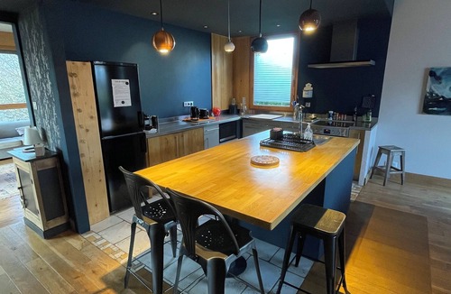 Yenne House | Charming house with pool and spa