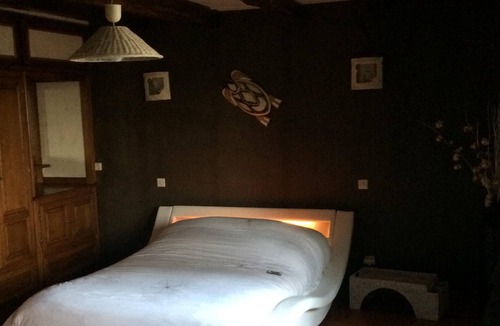 Caumont House | Charming house with private heated pool
