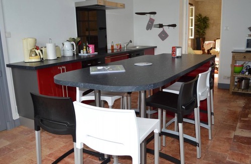 Seuilly Cottage | Charming house with private garden, fireplace and WIFI