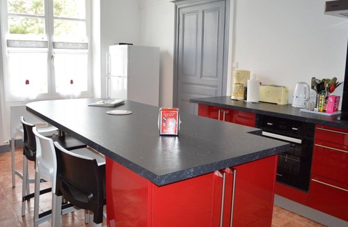 Seuilly Cottage | Charming house with private garden, fireplace and WIFI