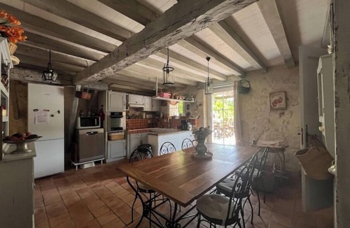 Bajamont House | Charming house with swimming pool in the countryside