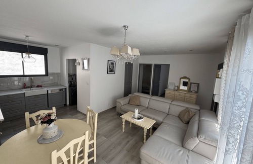 Bessan Villa | Charming house with swimming pool